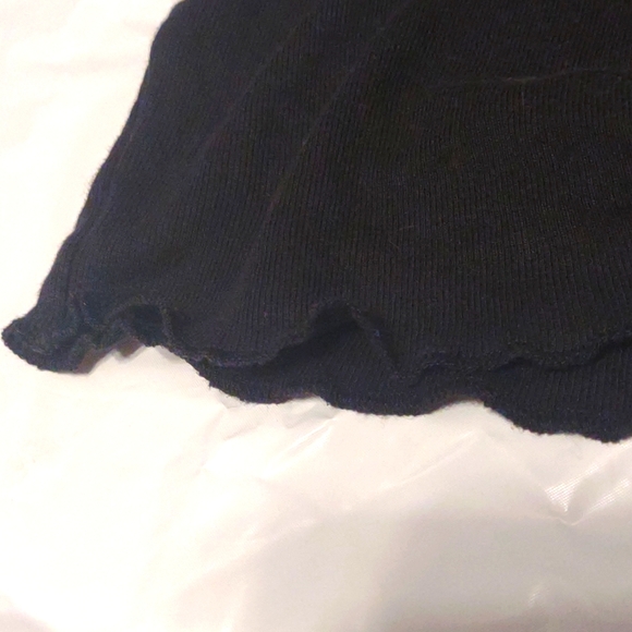 Divided small black cropped t-shirt - Picture 3 of 4